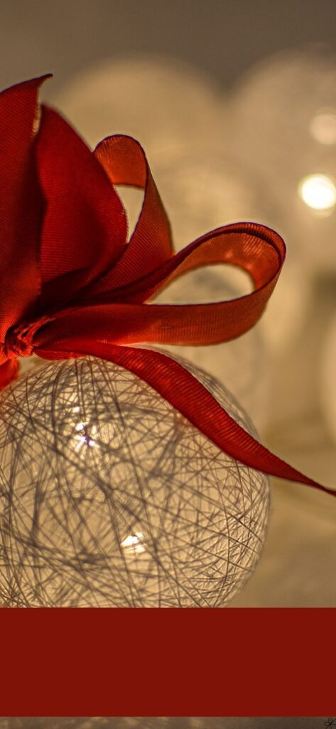 Phone background: Gorgeous Christmas Ball Ornament Wallpaper